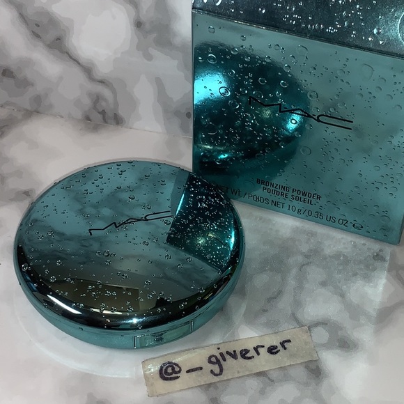 GOLDEN Alluring Aquatic Bronzer MAC Bronzing Powder - Picture 9 of 17